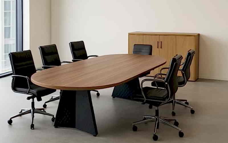 Toplantı Masası Seçerken Dikkat Edilmesi Gereken 7 Kritik Nokta